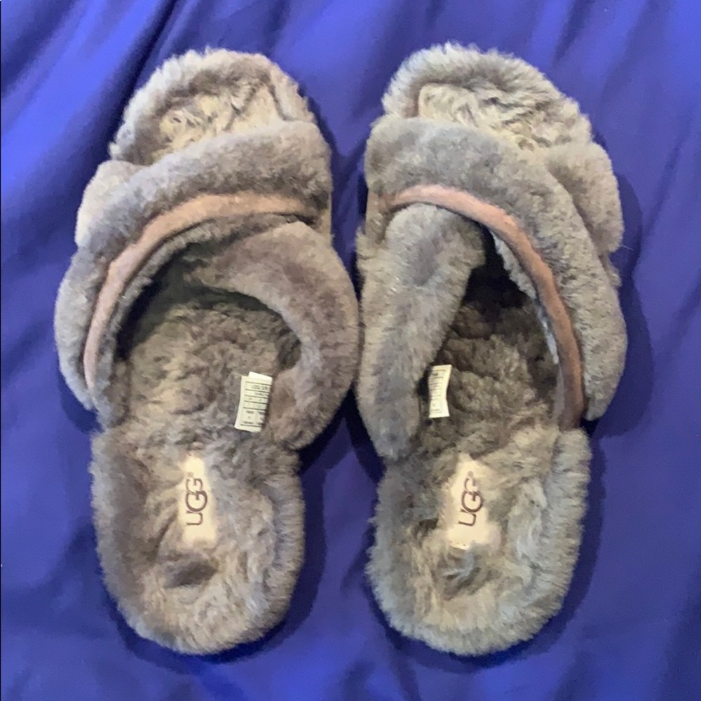 Women’s ugg slippers size 7